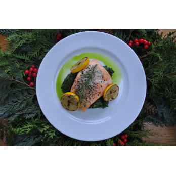 Łosoś z grilla na szpinaku 150 g